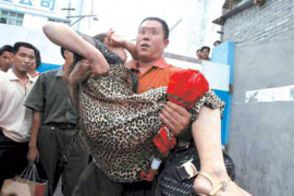 东辽为什么选择专业追讨公司来处理您的债务纠纷？